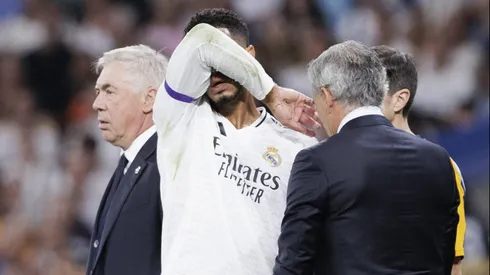 Jude Bellingham recebendo atendimento médico no Real Madrid.