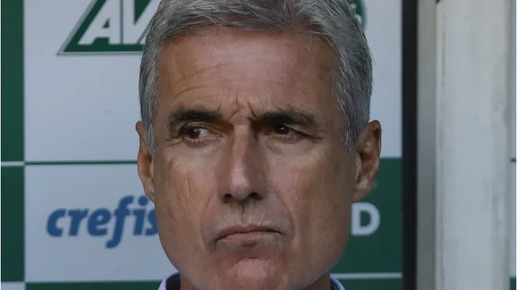 Luís Castro pode voltar ao Brasileirão para comandar rival do Botafogo (Photo by Ricardo Moreira/Getty Images)