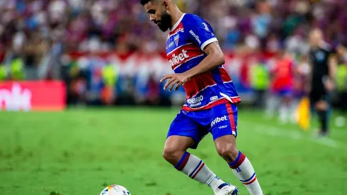Felipe Jonatan em campo durante a partida entre Fortaleza e Corinthians pela Copa Sul-americana, no dia 17 de setembro de 2024. (Associated Press / Alamy Stock Photo)