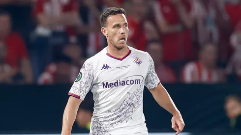 Arthur Melo em partida pela Fiorentina