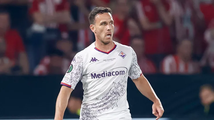 Arthur Melo em partida pela Fiorentina