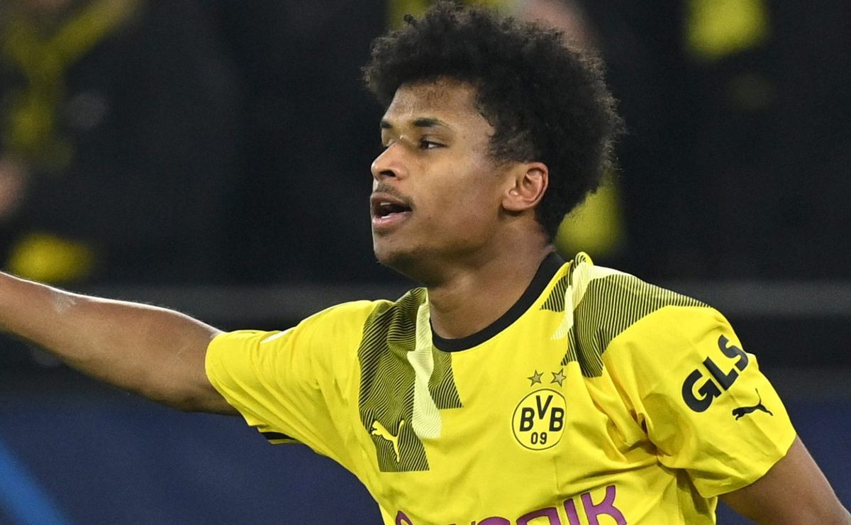 Yemi Adeyemo Astro do Dortmund, Adeyemi é desejado pela diretoria do Newcastle