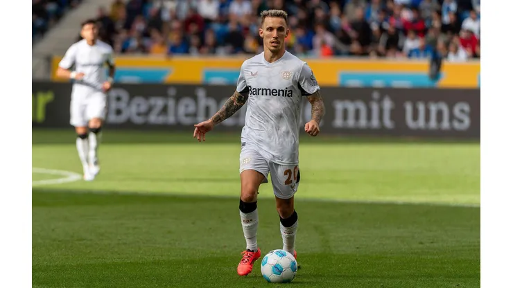 Grimaldo em campo durante o embate entre Hoffenheim e Bayer Leverkusen pela Bundesliga, no dia 14 de setembro de 2024. (dpa picture alliance / Alamy Stock Photo)