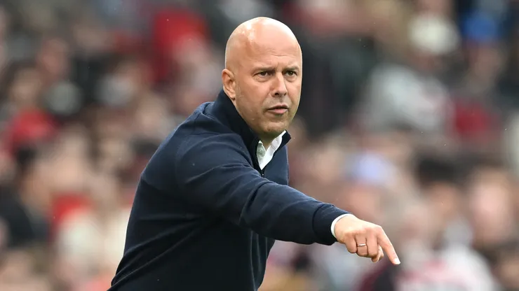 Arne Slot deve receber reforços no Liverpool (Foto: Michael Regan/Getty Images)