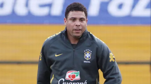 Ronaldo durante treino da Seleção Brasileira em 2011.