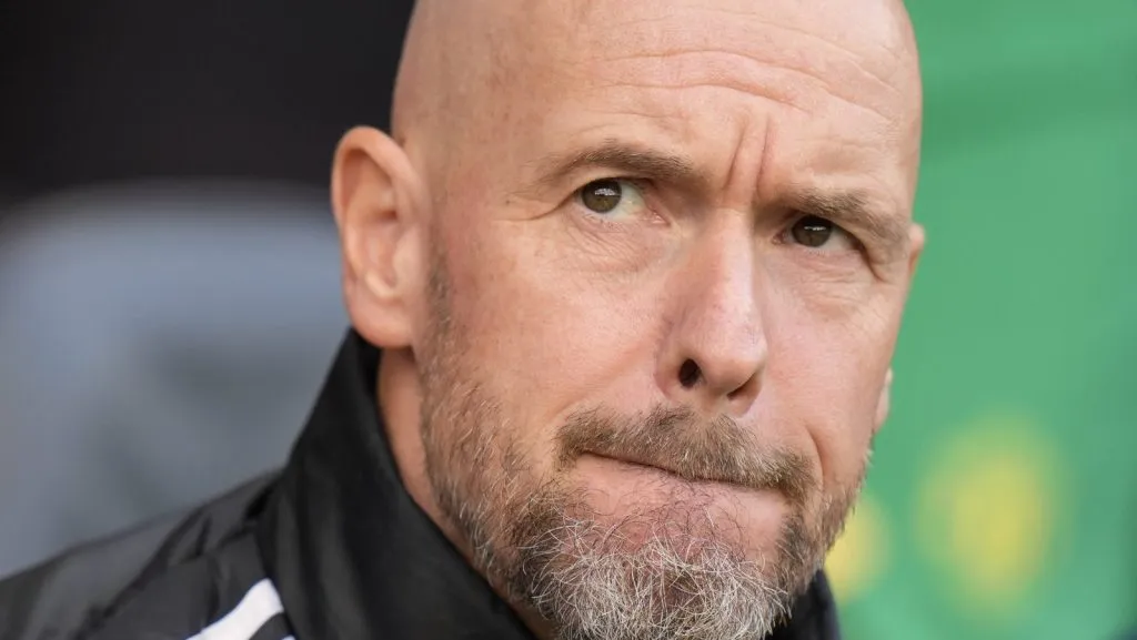 A pressão sobre Erik ten Hag aumentou após uma série de derrotas e decisões questionáveis, incluindo a substituição de Marcus Rashford durante uma partida crucial contra o Porto. (Foto: IMAGO / PA Images)