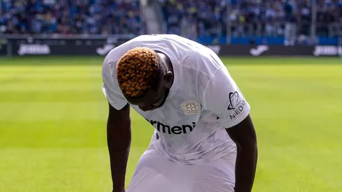 Boniface marca em vitória do Bayer Leverkusen e comemora ‘tirando’ o short.