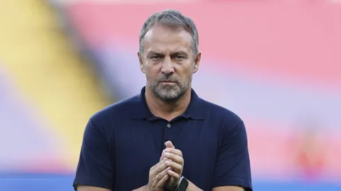 Barcelona encaminha renovação após pedido pessoal do Hansi Flick.