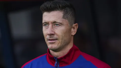 Robert Lewandowski pode ter seu contrato rescindido pelo Barcelona se isso acontecer. (Photo by Eric Alonso/Getty Images)