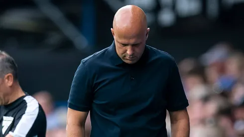 Arne Slot em partida pelo Liverpool