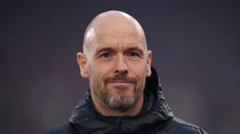 Erik ten Hag aguarda retorono do talento Tyrell Malacia no Manchester United. (Photo by Justin Setterfield/Getty Images)