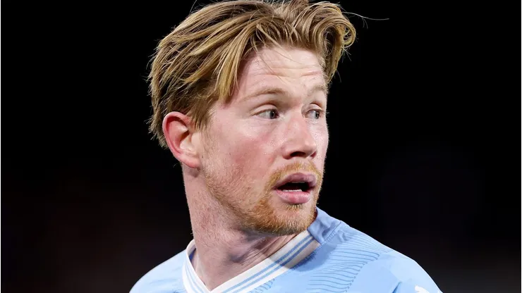 Manchester City pode anunciar substituto de De Bruyne em acordo de R$ 931 milhões. (Photo by Alex Pantling/Getty Images)