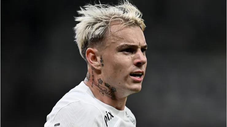 Rival do Corinthians quer fechar com Roger Guedes e prepara investida. Foto: IMAGO / Sports Press Photo