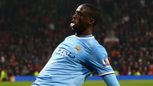 Yaya Touré, do Manchester City, celebra o terceiro gol durante a partida da Premier League entre Manchester United e Manchester City no Old Trafford. (Foto: Alex Livesey/Getty Images)