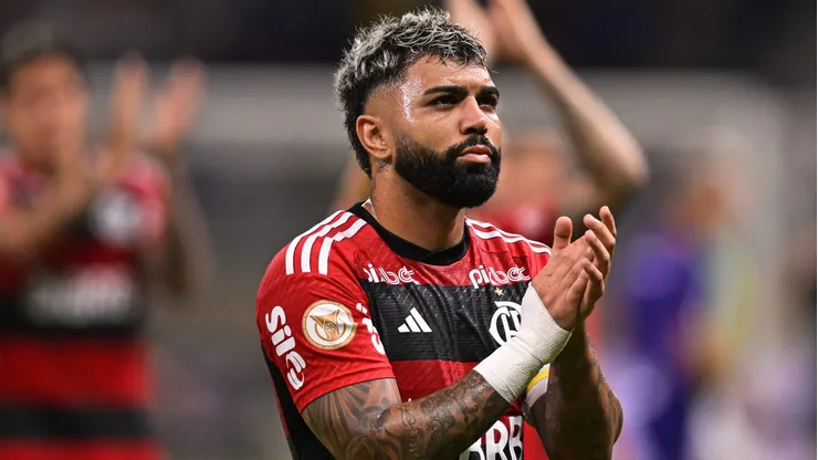 Corinthians não fica satisfeito apenas com Gabigol e busca acordo com mais 4 jogadores.