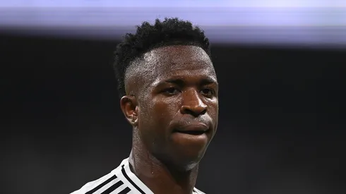 Real Madrid encaminha venda de Vinicius Júnior e define substituto, revela jornalista.