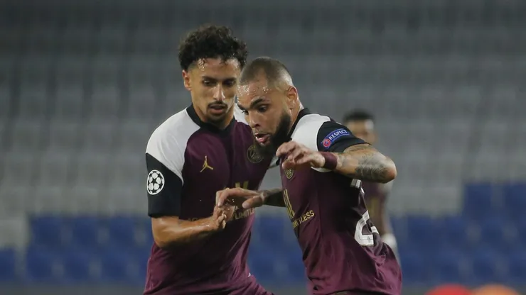 Marquinhos e Kurzawa lado a lado no PSG. Foto: Burak Kara/Getty Images