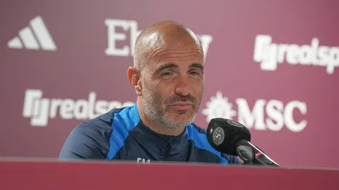 Enzo Maresca treinador do Chelsea em entrevista coletiva