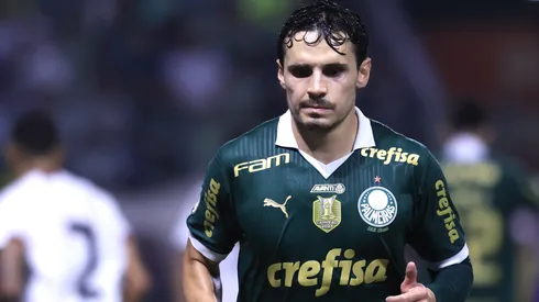 Raphael Veiga em partida pelo Palmeiras