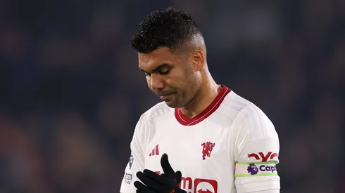 Manchester United busca contratação surpresa que pode ser o fim de Casemiro no clube.