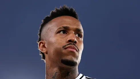 Éder Militão sofre lesão na Seleção Brasileira. Foto: Florencia Tan Jun/Getty Images