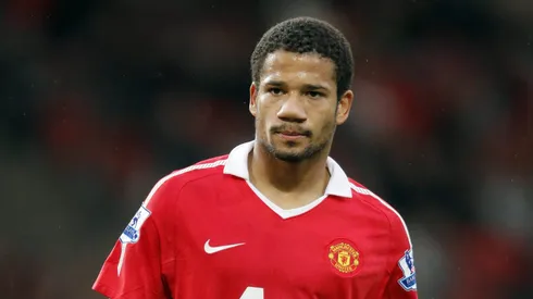 Bebé durante jogo do Manchester United. (Foto: Paul Mcfegan/Imago/Allstar)
