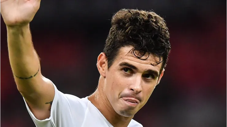 Oscar 'recusa' o Flamengo e sinaliza positivo para assinar com outra grande potência após reunião. (Foto: Imago)