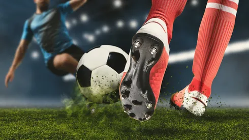 A plataforma conta com opções para apostas esportivas e cassino.