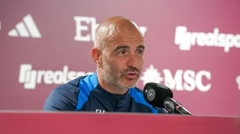 Técnico do Chelsea, Enzo Maresca recebe resposta sincera após críticas à estrela do time.