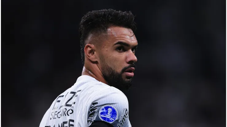 Corinthians pagará nova quantia milionária por Raniele após fechar compra por R$ 13,4 milhões.