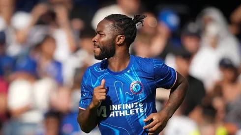 Após acerto com o Arsenal, Sterling comunica escolha inusitada na carreira.