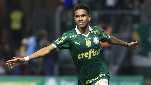 Estêvão comemora gol no Palmeiras. Foto: Marcello Zambrana/AGIF