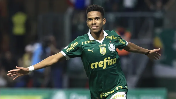 Estêvão comemora gol no Palmeiras. Foto: Marcello Zambrana/AGIF