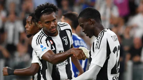 Juan Cabal, atrai interesse do Manchester United, celebra com Timothy Weah após o gol de 2 a 0 para a Juventus (Foto: Photo Press – World)