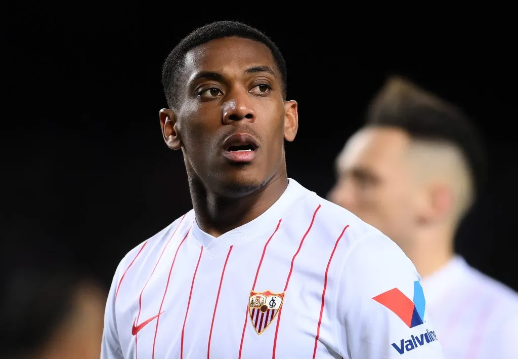 Martial quando atuava pelo Sevilla, em abril de 2022, contra o Barcelona. (Photo by David Ramos/Getty Images)