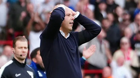 Arne Slot fica impressionado em jogo do Liverpool