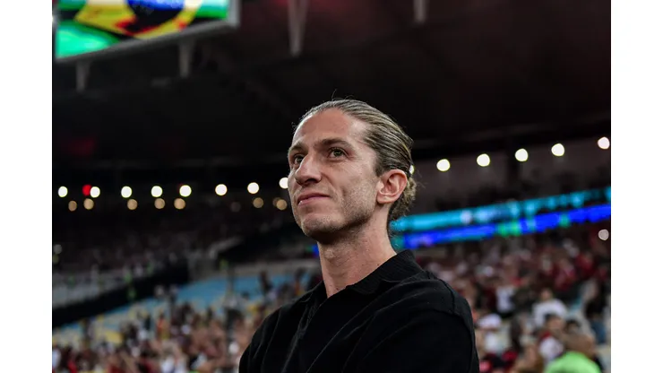 RJ - RIO DE JANEIRO - 02/10/2024 - COPA DO BRASIL 2024, FLAMENGO X CORINTHIANS - Filipe Luis tecnico do Flamengo durante partida contra o Corinthians no estadio Maracana pelo campeonato Copa Do Brasil 2024. Foto: Thiago Ribeiro/AGIF
