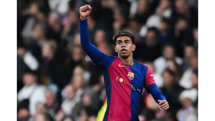 MADRID, SPAIN - OCTOBER 26: Lamine Yamal of FC Barcelona celebrates their team's third goal during the LaLiga match between Real Madrid CF and FC Barcelona at Estadio Santiago Bernabeu on October 26, 2024 in Madrid, Spain. (Photo by David Ramos/Getty Images)