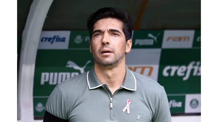 Abel Ferreira em jogo do Palmeiras - Foto: Marcello Zambrana/AGIF