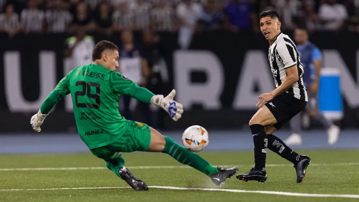 Botafogo x Peñarol na semifinal da Libertadores 2024.