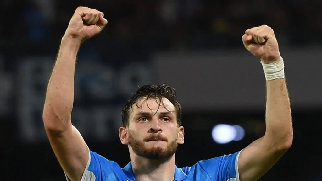 Khvicha Kvaratskhelia, do Napoli, comemora após marcar durante a partida da Serie A entre Napoli e Bologna no Estádio Diego Armando Maradona, em Nápoles, Itália, em 25 de agosto de 2024.(Foto: IMAGO / sportphoto24)