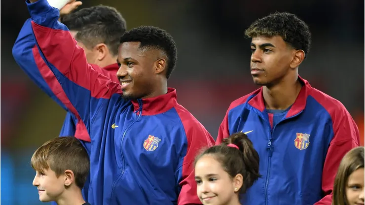 Barcelona decide negociar atacante em 2025.