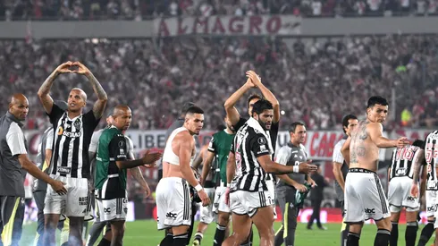 River Plate x Atlético-MG empatam; Galo vai à final da Libertadores e Fanáticos repercutem arbitragem.