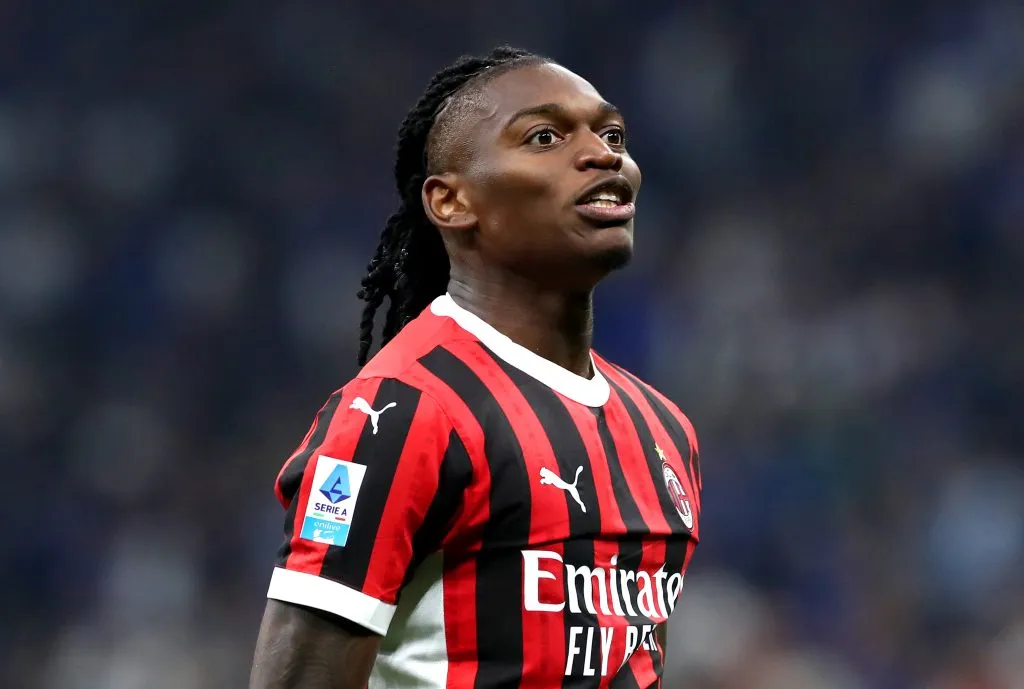 Rafael Leão pode deixar o Milan (Photo by Marco Luzzani/Getty Images)
