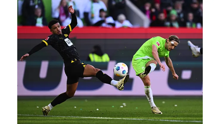 Dortmund e Wolfsburg duelam pela Copa da Alemanha (Foto: Oliver Hardt/Getty Images)