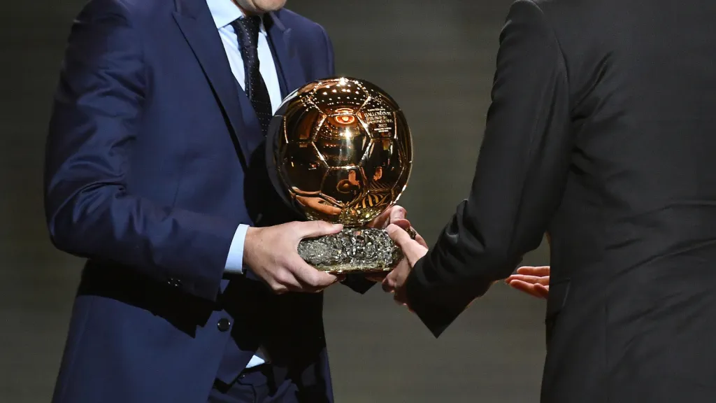 Vini Jr pode vencer a Bola de Ouro nesta tarde