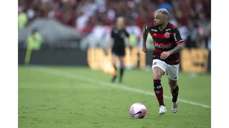 RJ - RIO DE JANEIRO - 26/10/2024 - BRASILEIRO A 2024, FLAMENGO X JUVENTUDE - Michael jogador do Flamengo durante partida contra o Juventude no estadio Maracana pelo campeonato Brasileiro A 2024. Foto: Jorge Rodrigues/AGIF