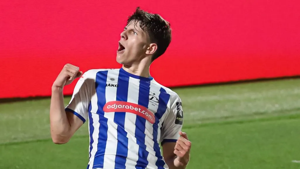 Vakhtang Salia, do Dinamo Tbilisi, comemora após marcar seu gol durante a partida da primeira fase de qualificação da UEFA Europa Conference League entre Dinamo Tbilisi e Mornar Bar, no estádio Mikheil Meskhi, em Tbilisi, Geórgia.(Foto: IMAGO / Artur Stabulnieks)