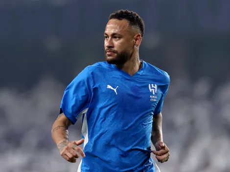 Neymar vê vitória do Al-Hilal das tribunas