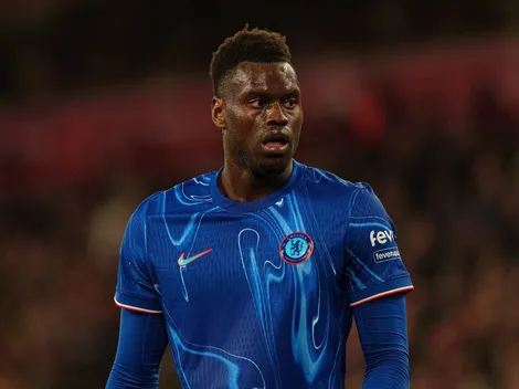 Chelsea e Liverpool interessados no defensor Nathan Zeze do Nantes